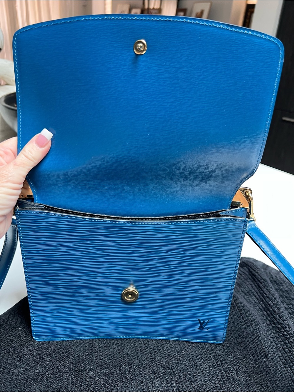 Louis Vuitton Blue Epi Leather Crossbody Bag Grenelle Collection - Picture 5 of 17